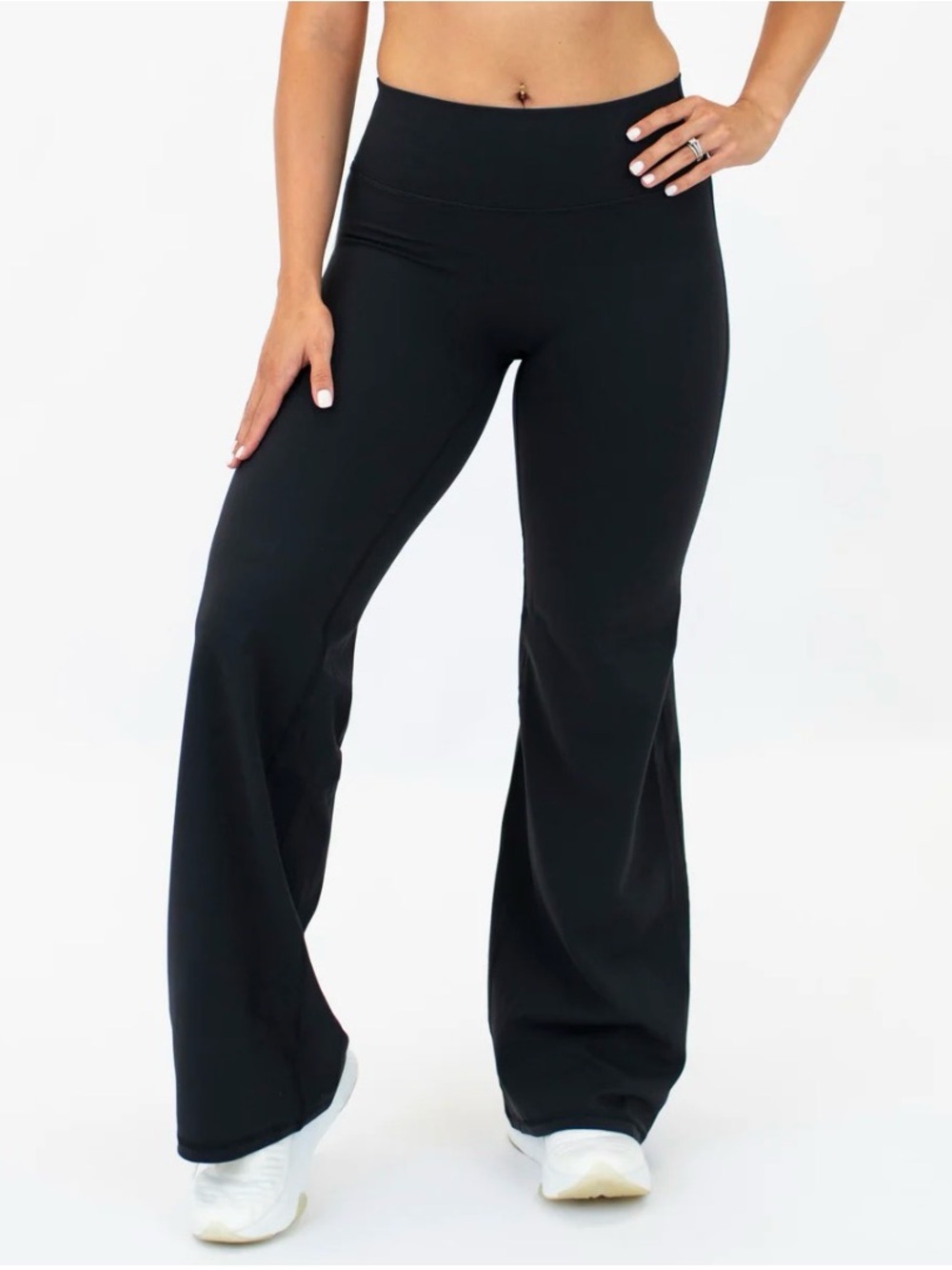 Fleo Smoothsculpt straight leg pant. Med